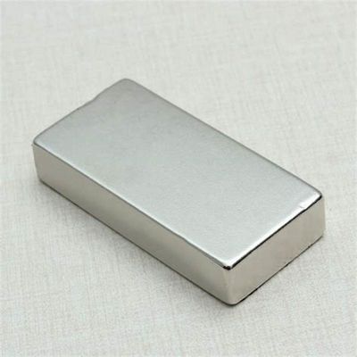 Νεοδύμιο N52 μπλοκ μαγνήτης 50 mm x 30 mm x 10 mm με υπηρεσία επεξεργασίας χύτευσης