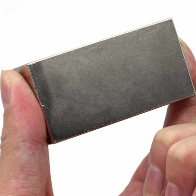 Μέγιστη θερμοκρασία λειτουργίας 60°C NdFeB μαγνήτης N52 Super Strong Block 50x25x10mm Neodymium
