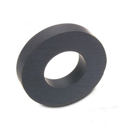 ±0,05 mm Ανεπάρκεια D200x110x20 mm C8 μαγνήτης δακτυλίου φεριτίου για υπηρεσία επεξεργασίας ομιλητών