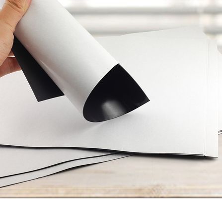 Δοκιμαστικό χρονικό διάστημα 15-18 ημέρες Μαγνήτης καουτσούκ Ευέλικτο μαγνητικό φύλλο με κόλλα A4 * 0,75 mm