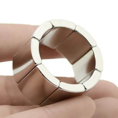 Υψηλού επιπέδου Ndfeb Countersunk Magnet Neodymium Arc Magnets με πιστοποίηση ISO9001 2000